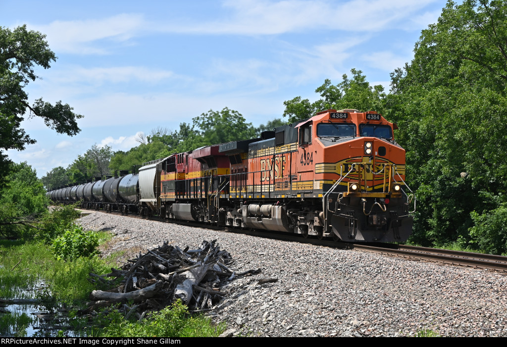 BNSF 4384